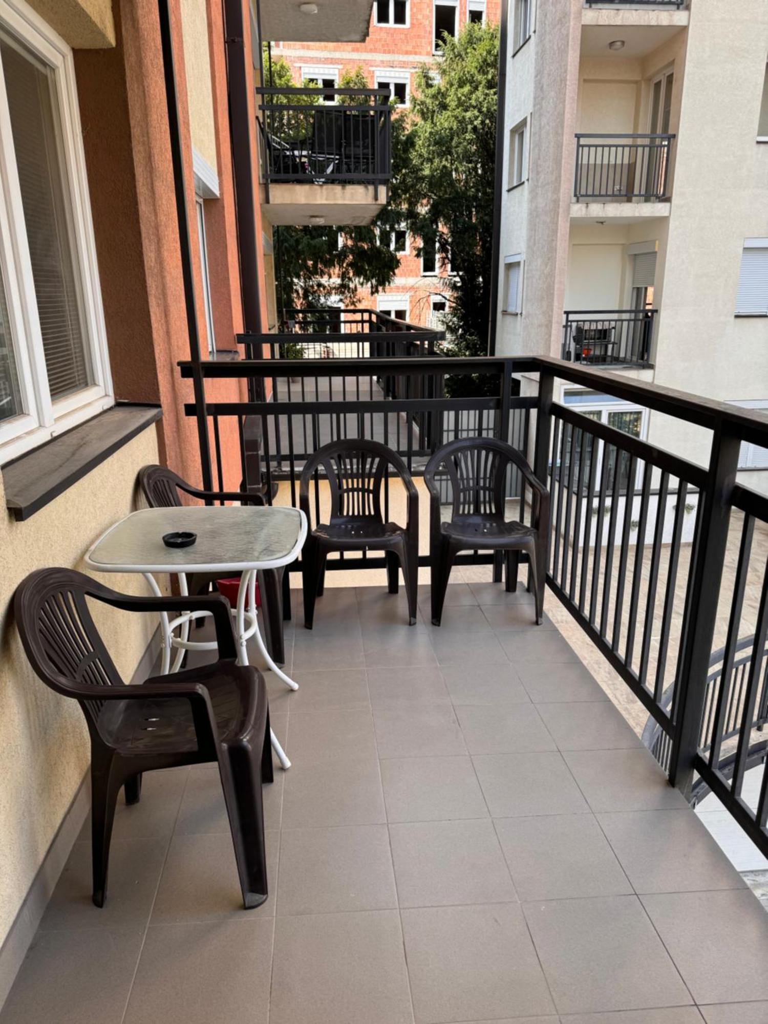 Big Spacious Apartment In Pej Center With Wi-Fi Peć Exterior foto